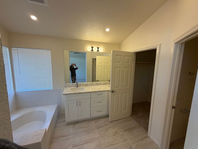 Building Photo - 356 Scotts Valley