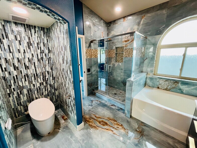 Building Photo - 8709 E Gail Rd