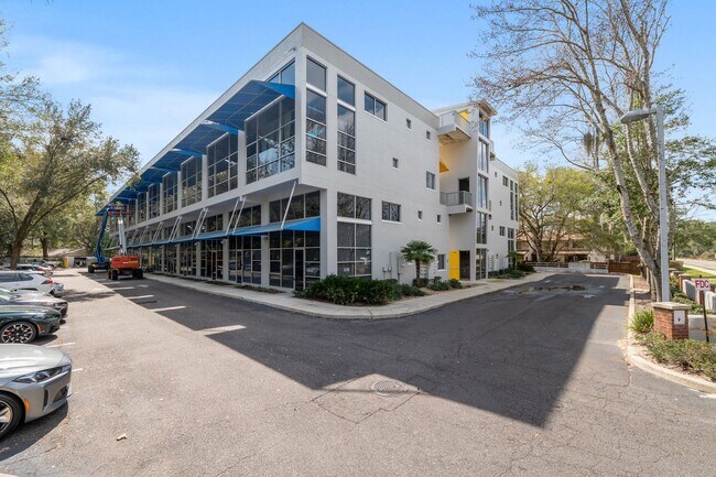 Building Photo - 2515 SW 35th Pl