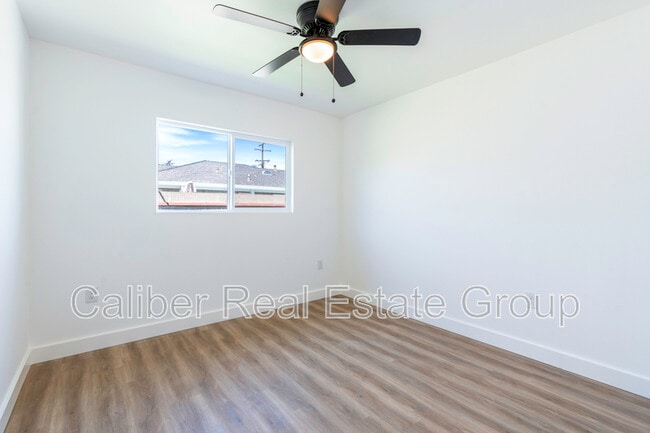 Building Photo - 478 N Pine St
