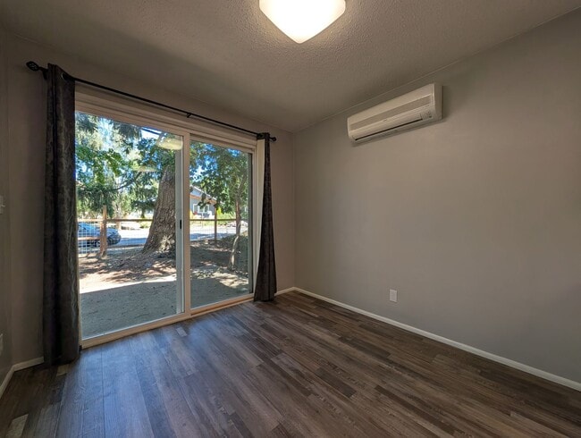 Building Photo - 3 Bedroom, 2.5 Bathroom 2-Story Duplex Wit...