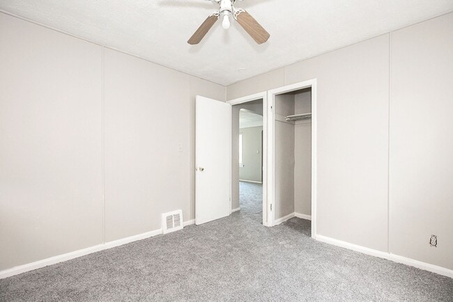 Building Photo - 3 BED 1 BATH BEAUTIFUL SINGLE FAMILY HOME ...