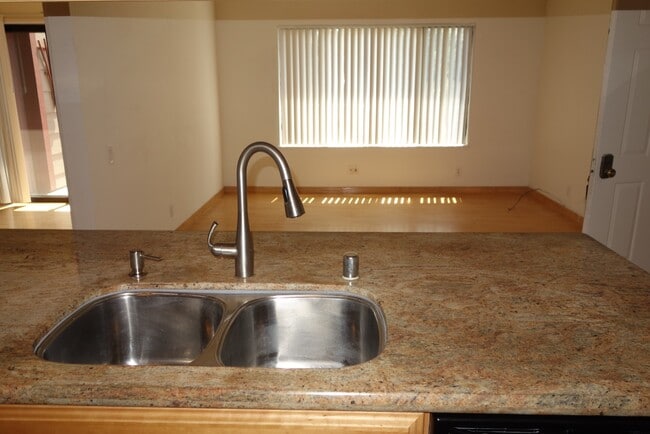 Building Photo - Bright 3-Bed condo with In-Unit Laundry, Pool Access, and Assigned Carport in Fremont