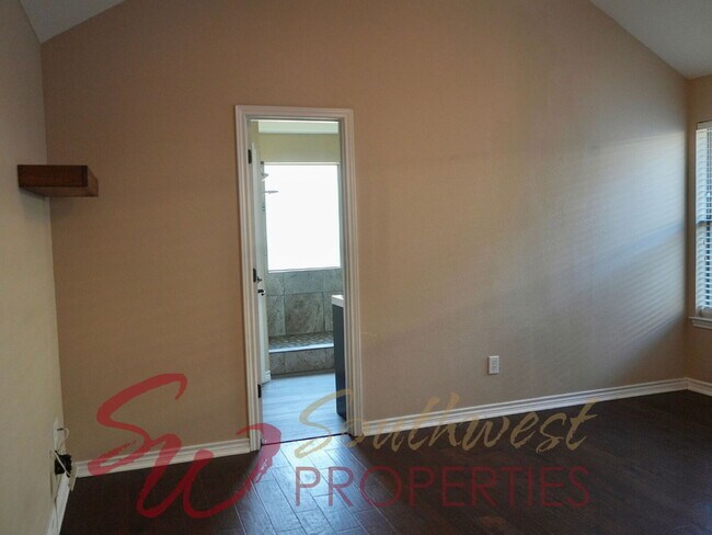 Building Photo - Charming 3 bed, 2 bath rental home with office!