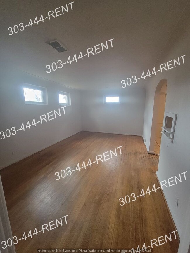 Building Photo - 302 E Evans Ave