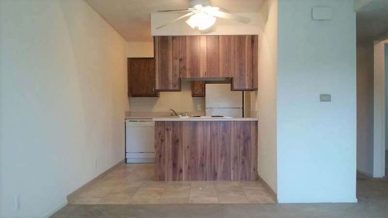 Building Photo - 2017 NW Hickory Ln