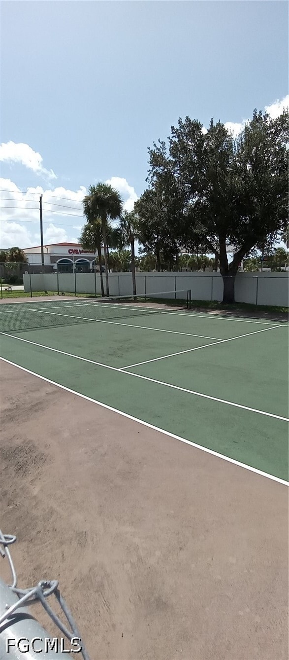 Building Photo - 2135 Crystal Dr