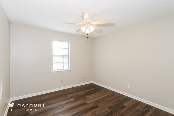 Building Photo - 711 Stillwater Dr