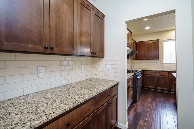 Building Photo - March Move In Special $500 Off Move In Fee...