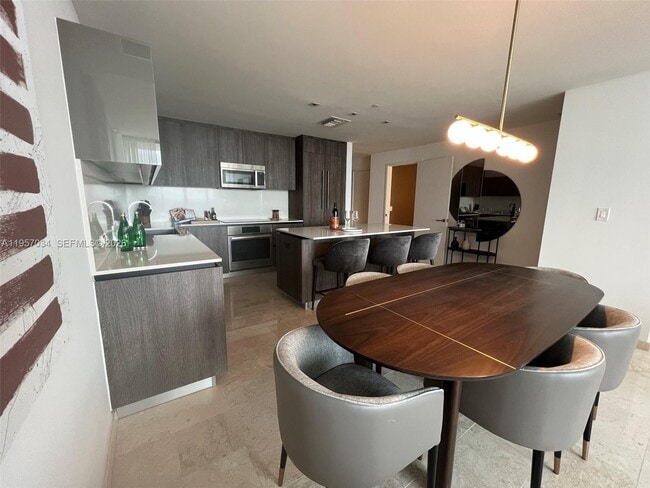 Building Photo - 88 SW 7th St