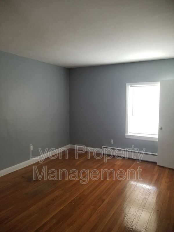 Building Photo - 238 Newland Ave