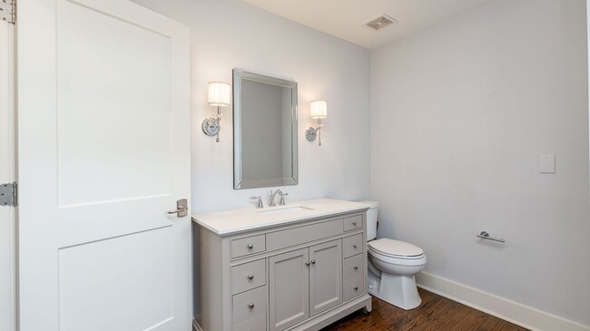 Building Photo - 3 Bedroom 3 Bath House in Parish Place - M...