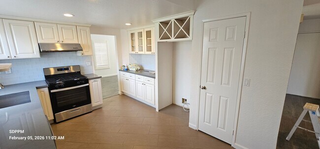 Building Photo - NORTH MIRA MESA / SAN DIEGO - Nice Renovated 4 Bedroom / 2.5 Bath House.  AVAILABLE NOW!