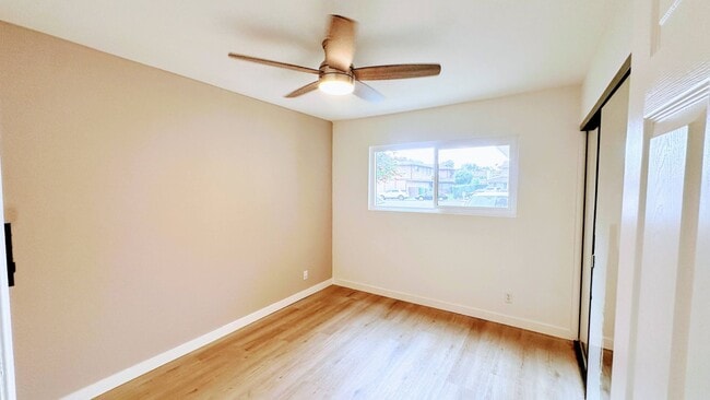 Building Photo - 120A