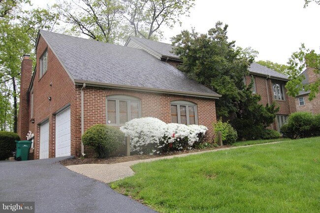 Building Photo - 10208 Sorrel Ave