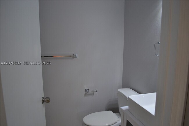 Building Photo - 2336 Anchor Ct
