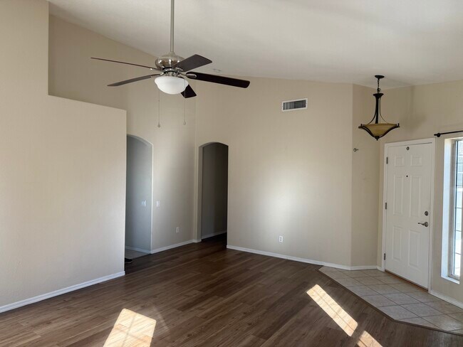 Building Photo - 8984 N Clover Way