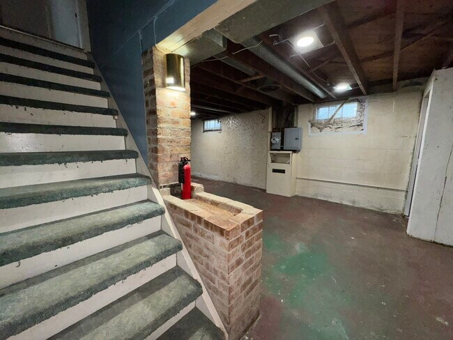 Building Photo - 1619 Evergreen St