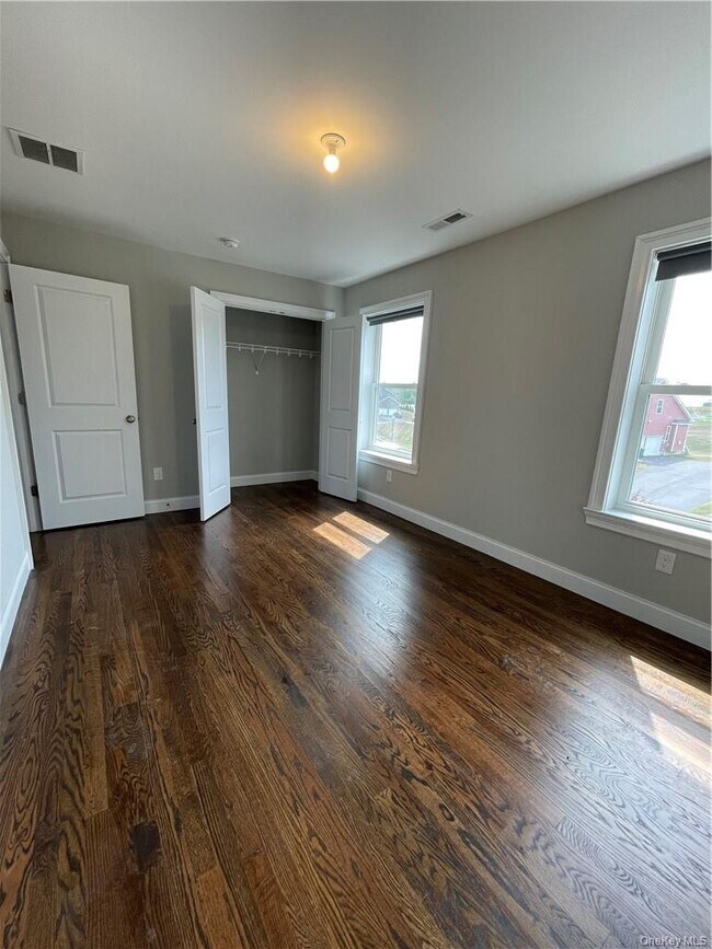 Building Photo - 88 Stratford Dr