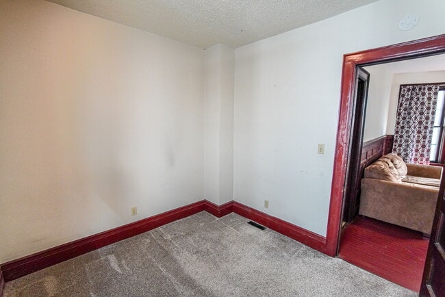 Building Photo - 74 Woodside Ave