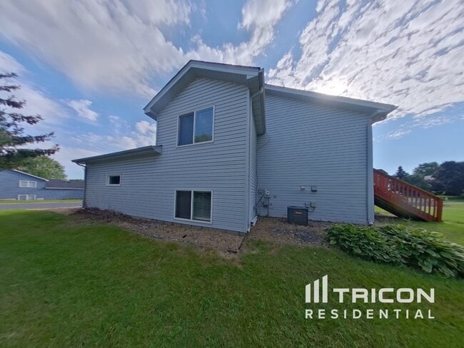 Building Photo - 2094 French Trace Ave