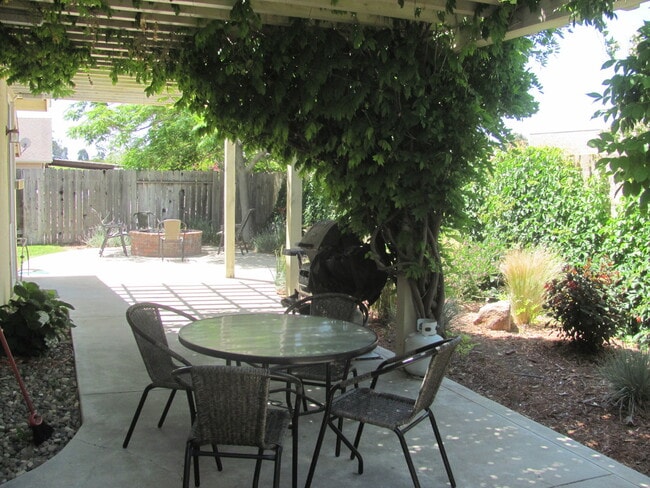 Building Photo - Single level Home in the Orcutt Neighborhood