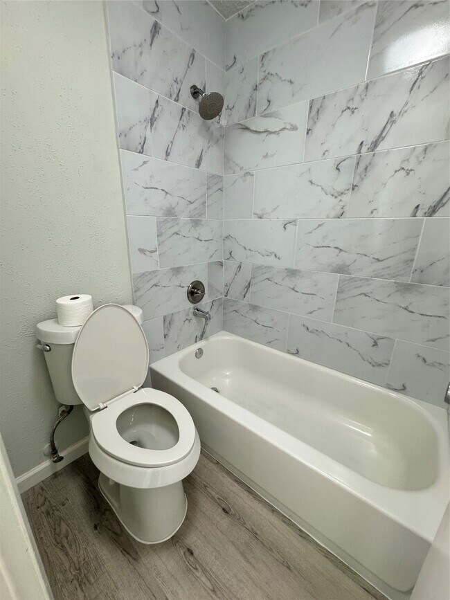 Building Photo - 10555 Turtlewood Ct