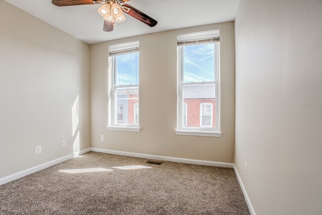 Building Photo - 124 N Bradford St