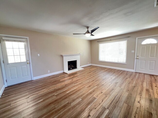 Building Photo - Single Story 3 bedroom In Cute Treelined Vallejo Neighborhood