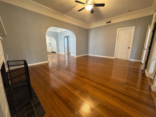 Building Photo - Davis Island Charming Home