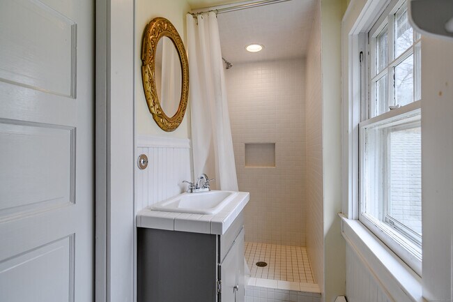 Building Photo - 58 Woodchuck Ln