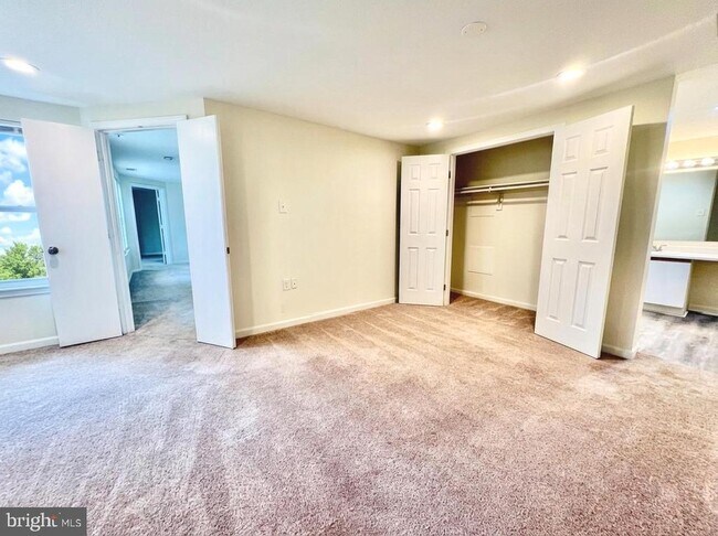 Building Photo - 4342 Pembrook Village Dr