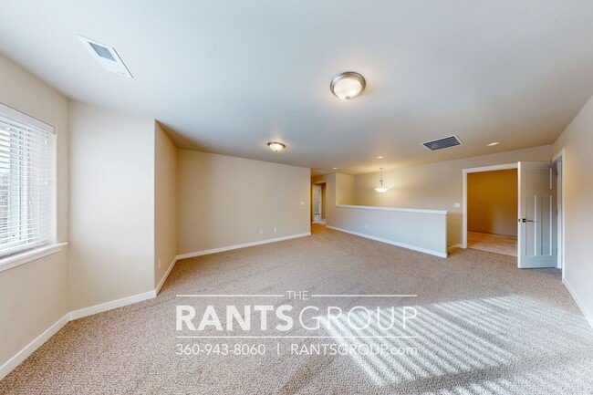 Building Photo - Steilacoom Ridge! Easy I5 Access!