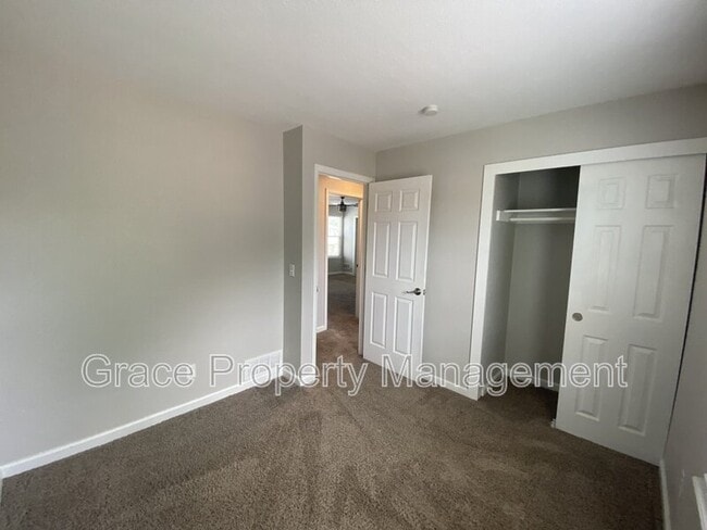 Building Photo - 9371 Bellaire Dr