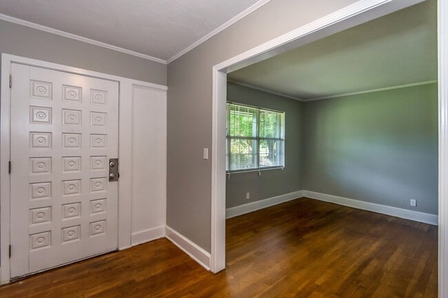 Building Photo - 973 Parkwood Ct