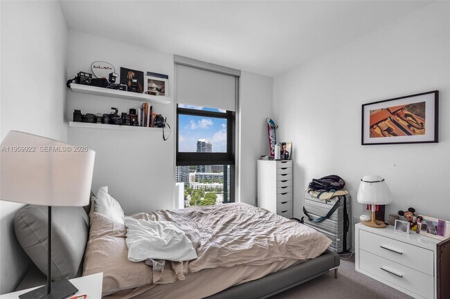 Building Photo - 501 NE 31st St