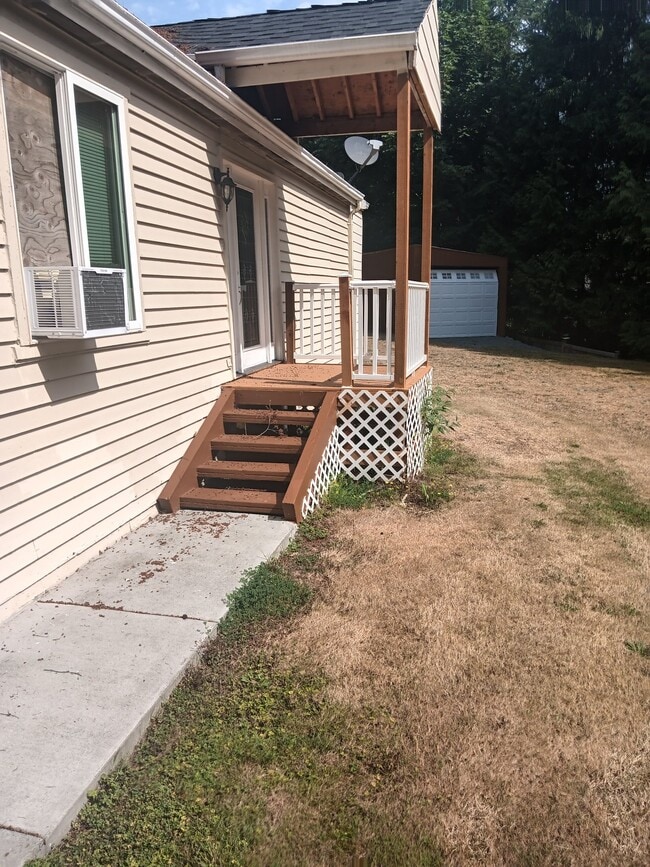 Building Photo - 14905 Cascadian Way