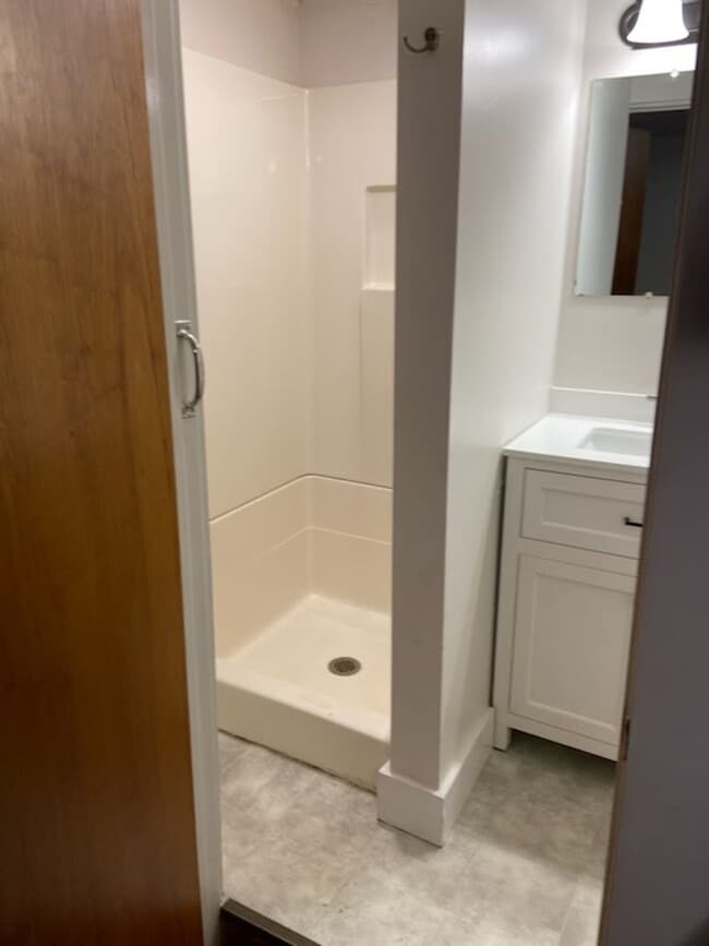 Building Photo - Weston Randolph Apartments -18