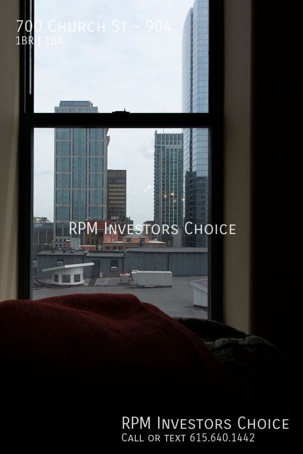 Building Photo - 700 Church St