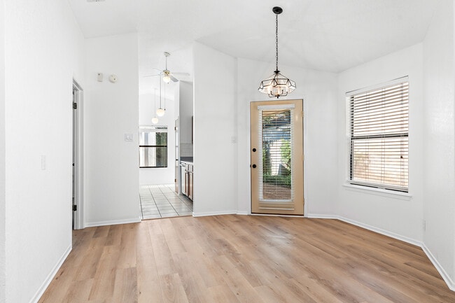 Building Photo - 1303 Chapel Creek Rd