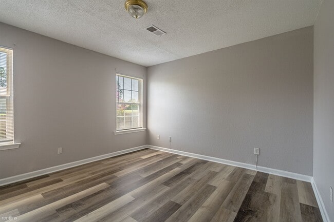 Building Photo - 3 br, 2.5 bath House - 7981 Marsha Woods D...