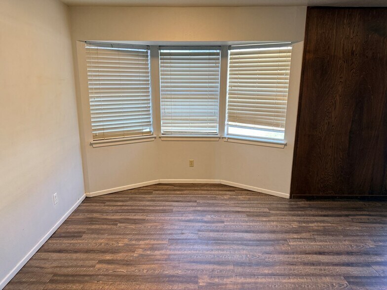Building Photo - 4252 Candy Ln