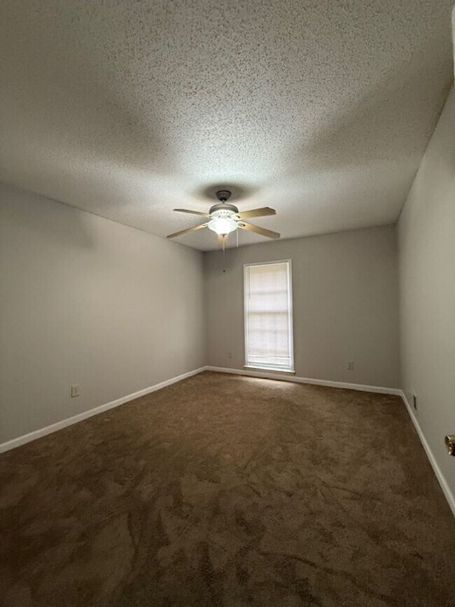 Building Photo - Charming 3-Bedroom Home in Cordova-Comfort & Convenience Await!