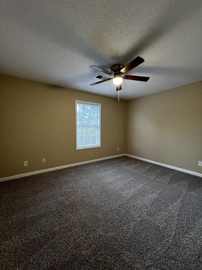 Building Photo - 541 Patriot Park Ct