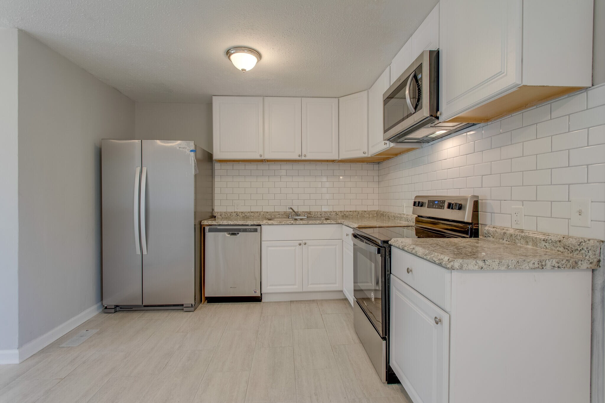 Building Photo - 637 Lischey Ave