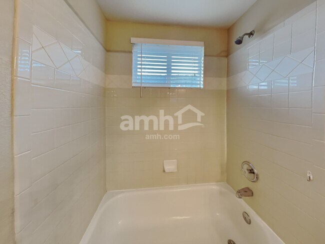 Building Photo - 651 Branding Iron Ln