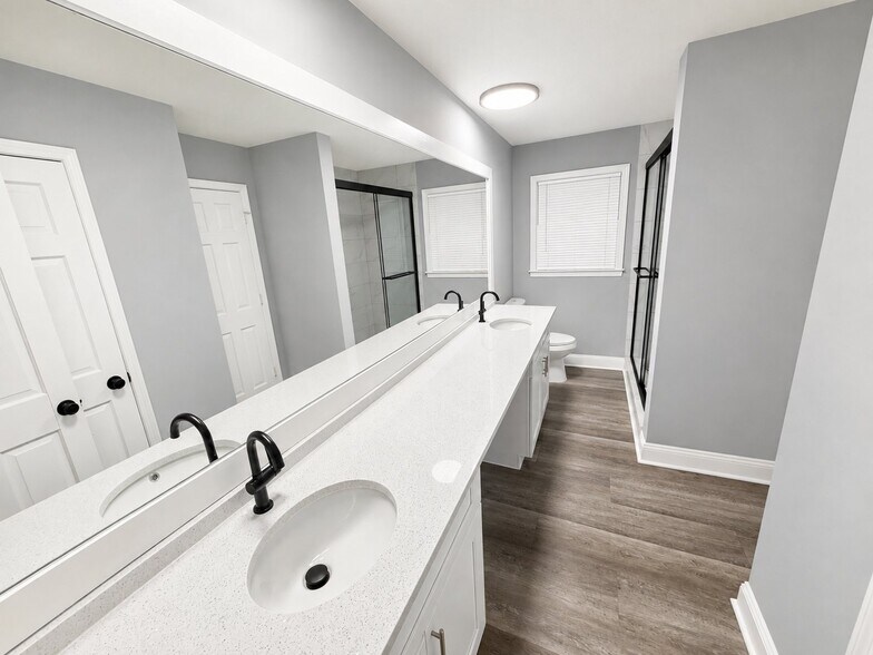 Building Photo - 4491 Buckingham Cir