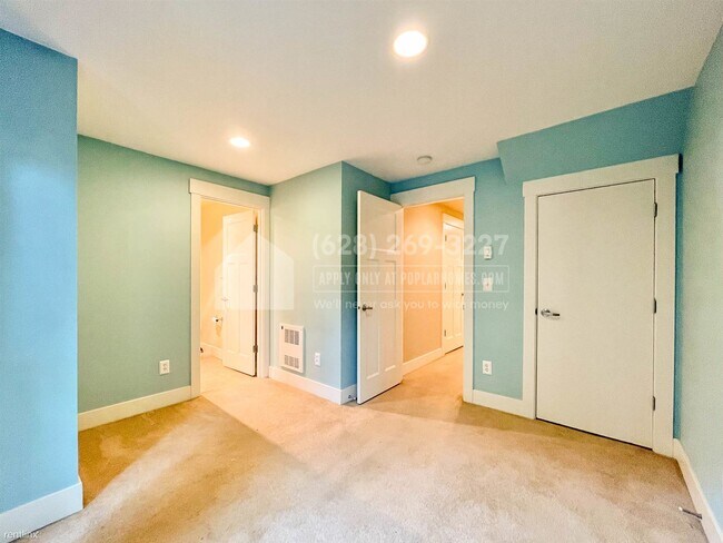 Building Photo - 3 br, 2.5 bath Townhome - 9209 Interlake A...