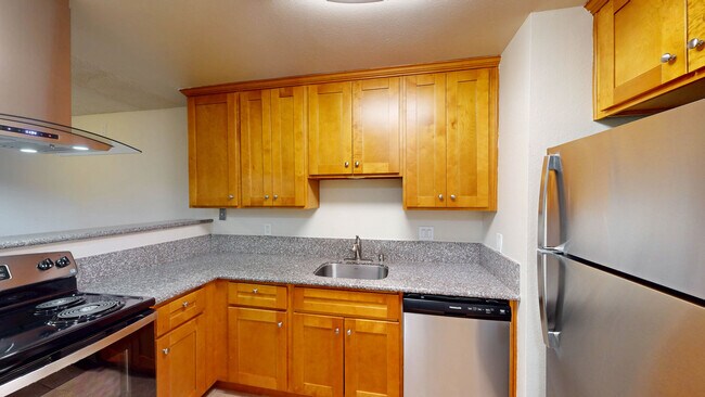 Building Photo - 883 Broadway