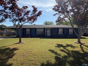 Building Photo - 1518 15th Ave SW